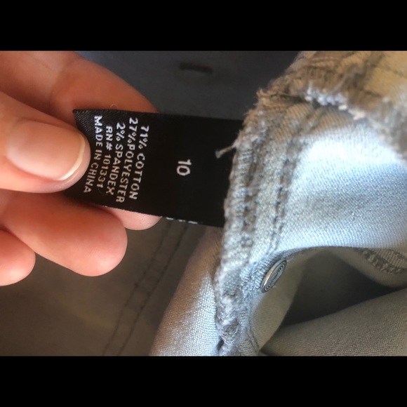 Light wash Charlotte Russe jean shorts - Picture 4 of 4